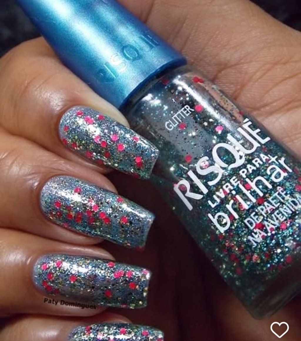 Esmalte Glitter Risqué De Paetê na Avenida 