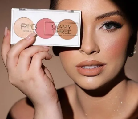 PALETA GLAM THREE DE CONTORNO,BLUSH E ILUMINADOR FAND