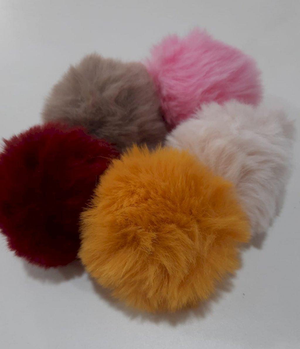 Pompom peludo 6 cm 