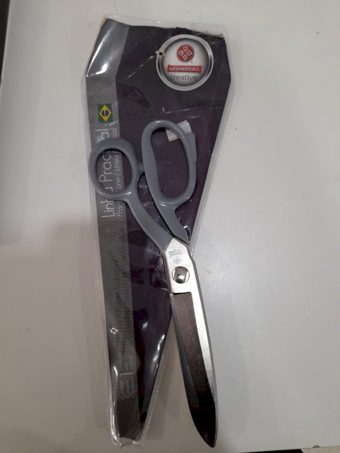 Tesoura mundial creative