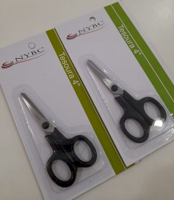 Tesoura pequena nybc