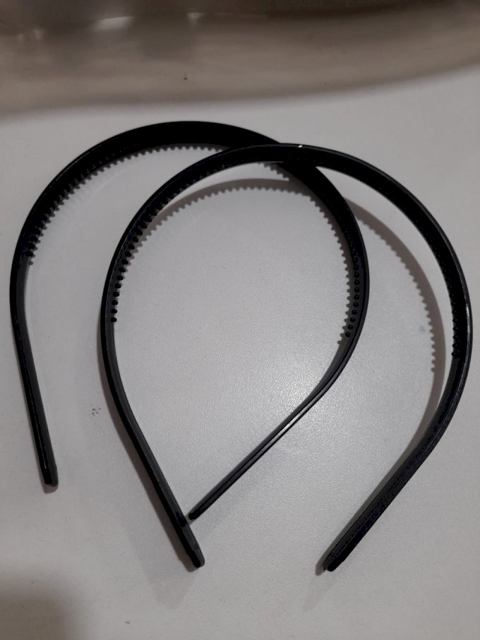 Tiara dentinho preta