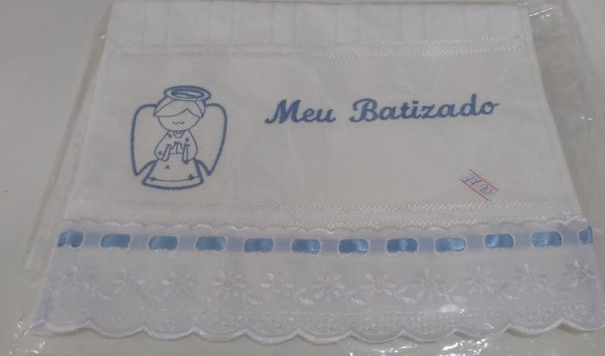 Toalha bordada para batizado com tira bordada 