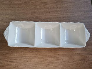 PETISQUEIRA TRIPLA PORCELANA RELEVO 