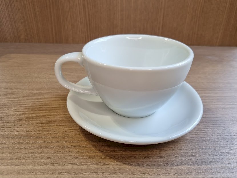 XÍCARA COM PIRES OVAL 