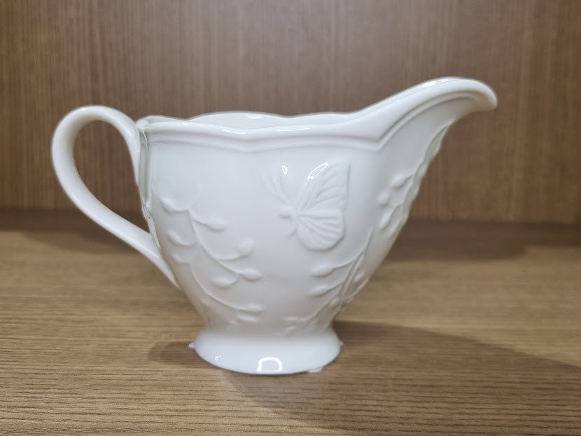 MOLHEIRA BUTTERFLY FLOWER 