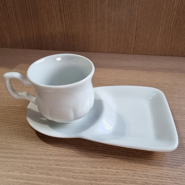 LANCHEIRA BIA - LAN001 