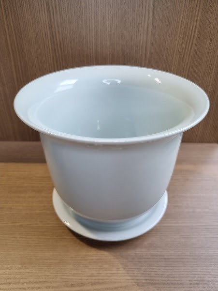 CACHEPOT PEQUENO COM BASE - CPT008 