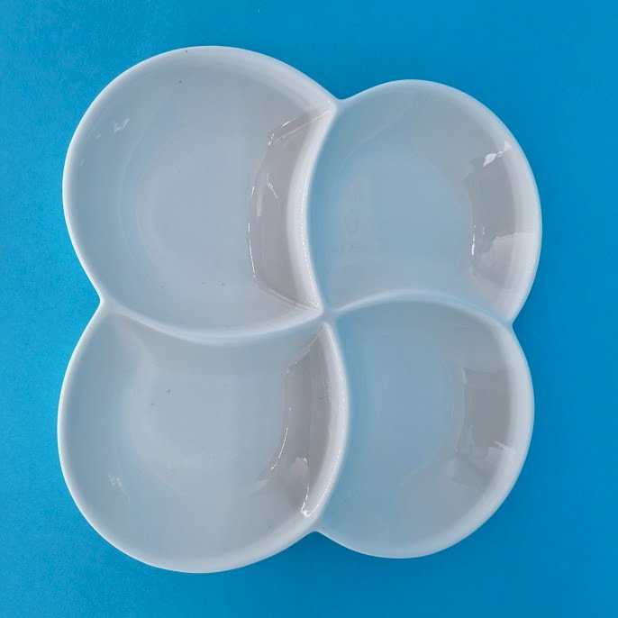 PETISQUEIRA PORCELANA COM 4 DIVISÕES - PET022