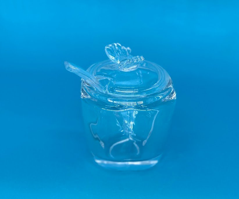 AÇUCAREIRO DE VIDRO COM COLHER (DE PLÁSTICO) BUTTERFLY  - ACU017