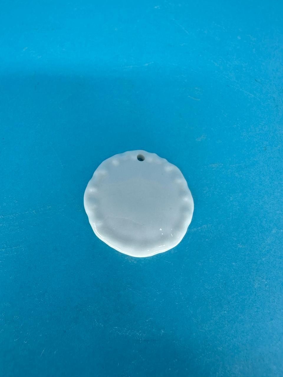 PINGENTE REDONDO COM ORNATO - PIN058