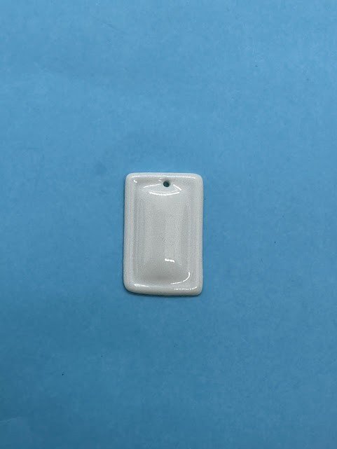 PLACA RETANGULAR COM FRISO E FURO - PLA060