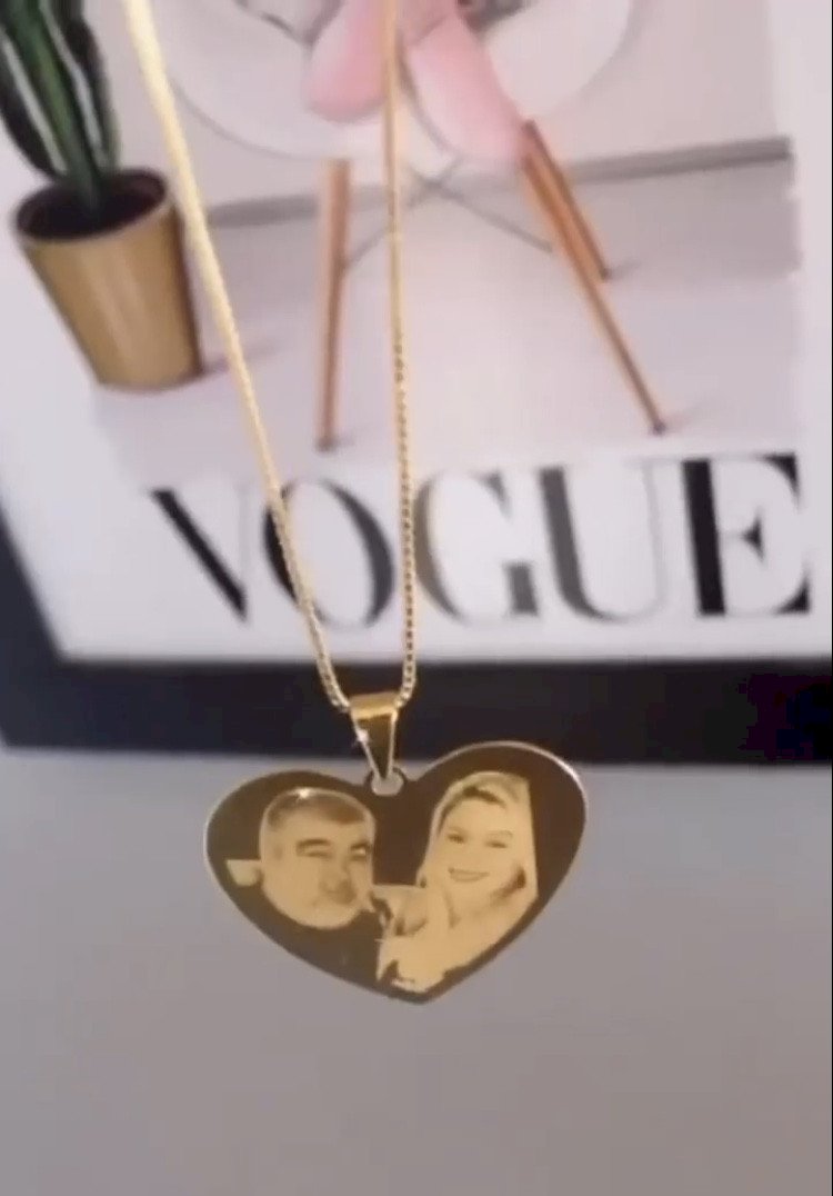 Colar coração personalizado com foto e frase