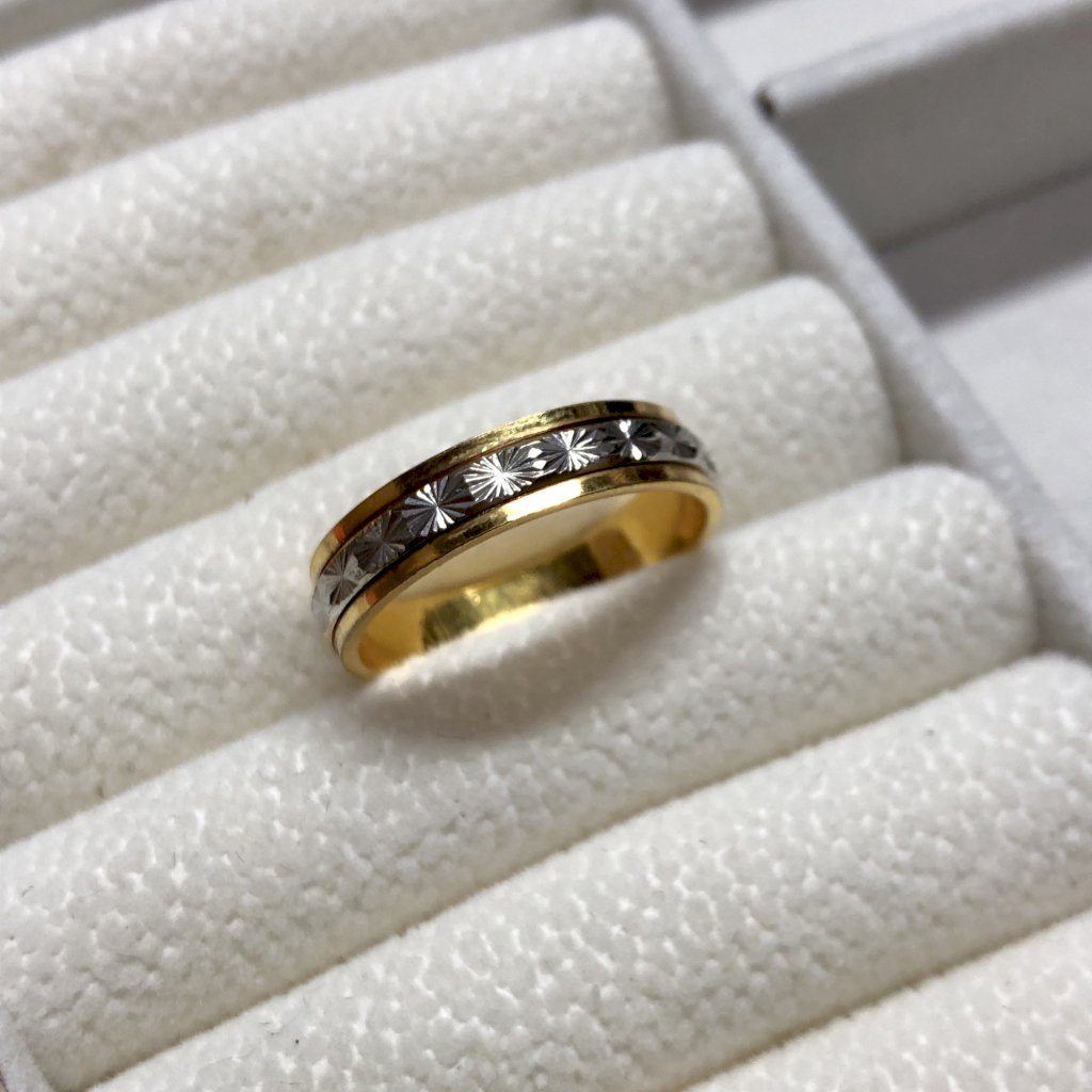 Aliança Ouro 18k com Filete em Ouro Branco 