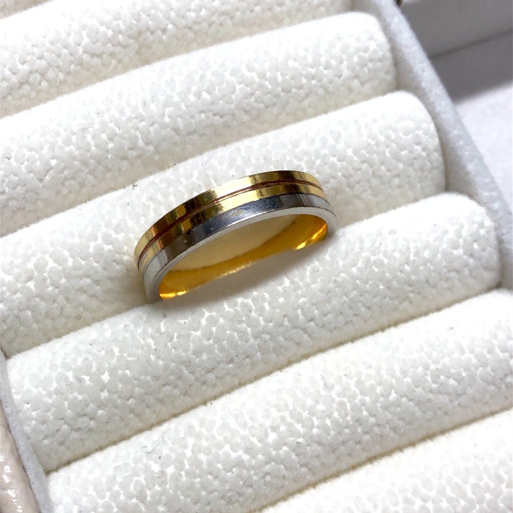 Aliança Ouro 18k com Filete em Ouro Branco 