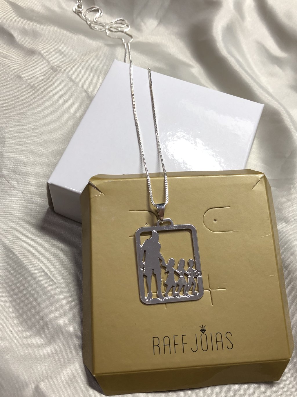 Corrente Prata Pai, 2 filhas e 1 filho 