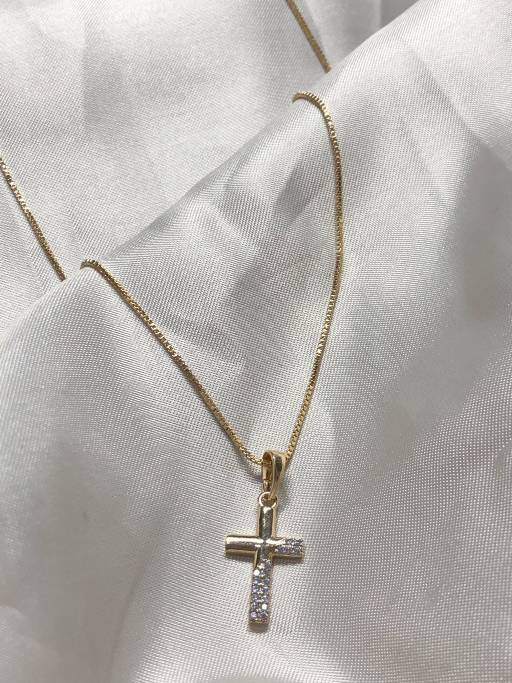 Corrente Ouro Cruz com microzirconias 