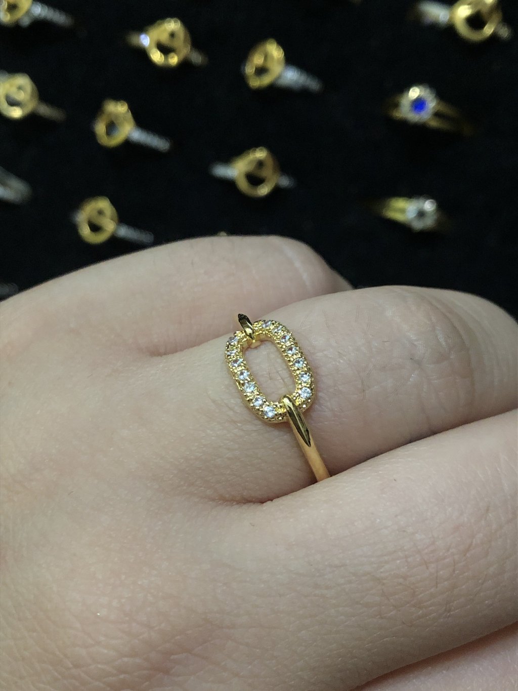 Anel Ouro Círculo Cravejado 