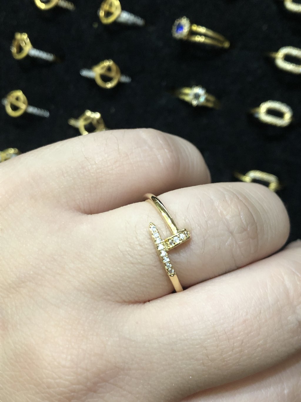 Anel Ouro Prego pedrinhas 