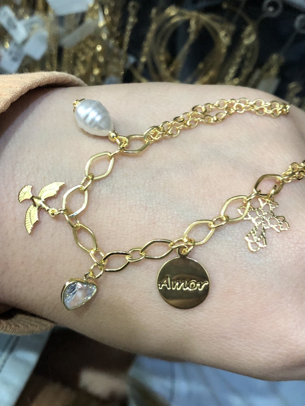 Pulseira Ouro Elos e pingentes 