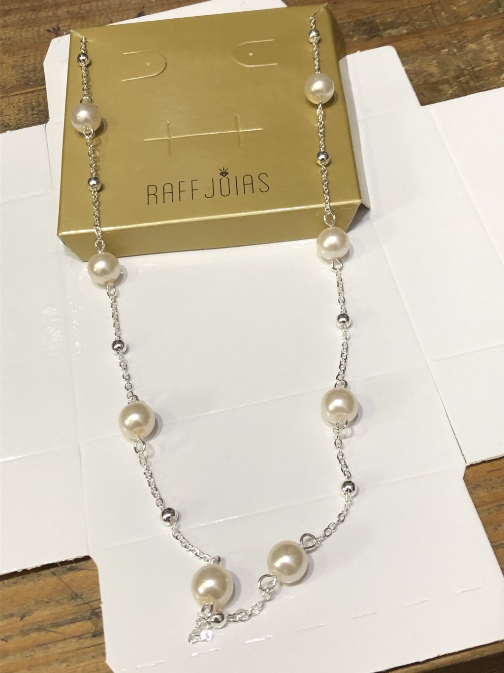 Corrente Prata pérolas e bolas 