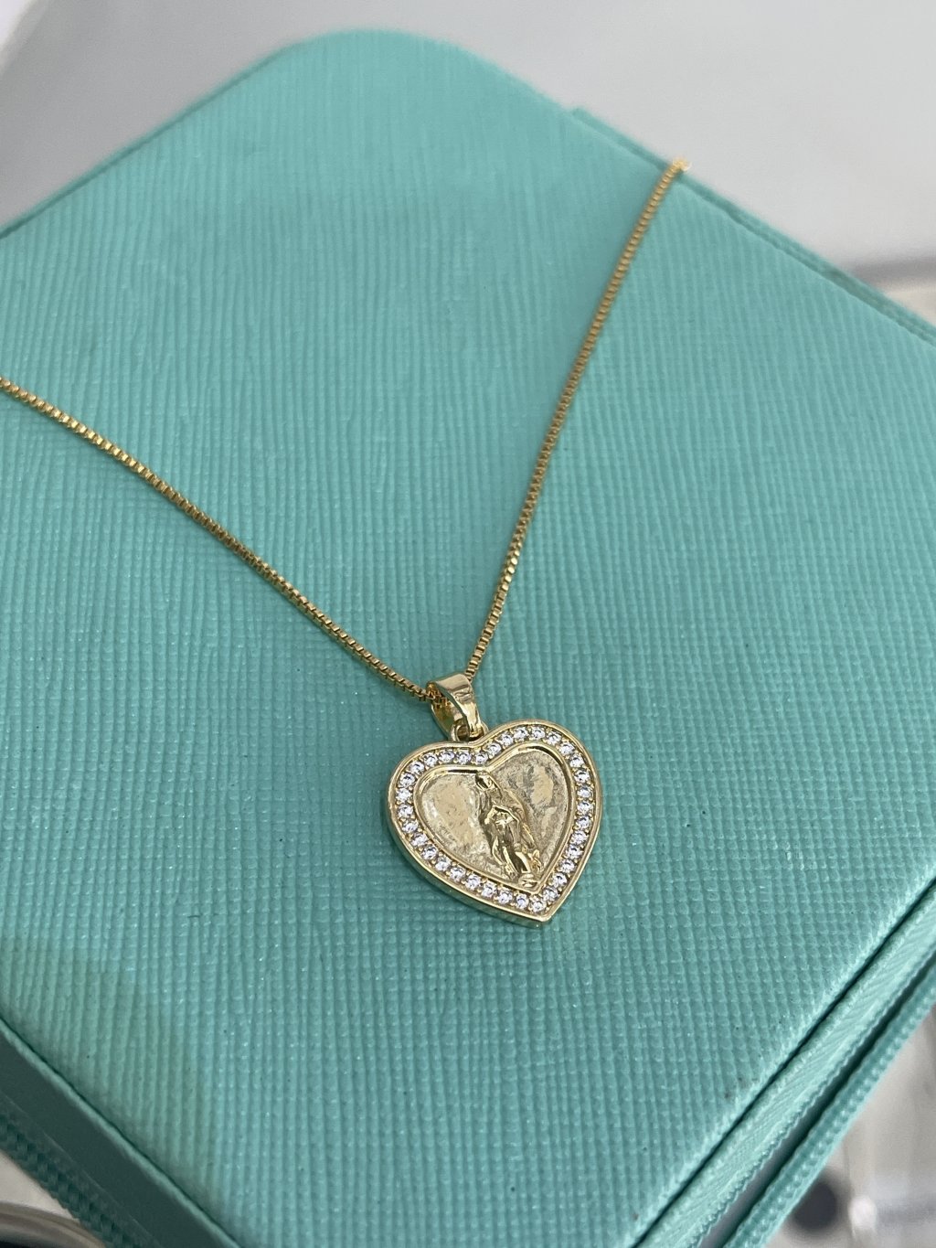 Corrente coração com pedras laterais nossa senhora de Fátima ouro/prata