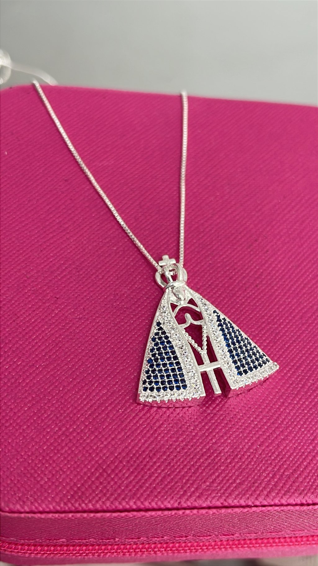 Correntes nossa senhora aparecida ouro/prata