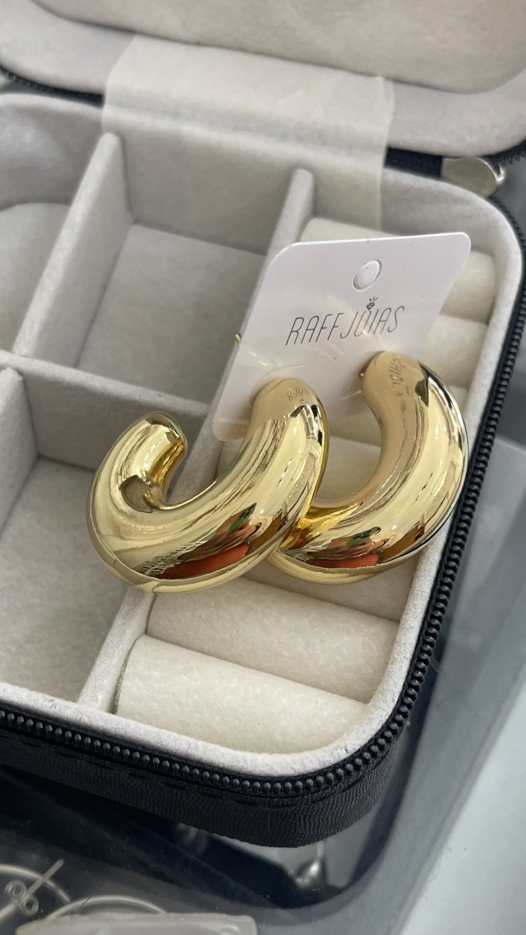 Brinco argola grossa oval ouro/prata