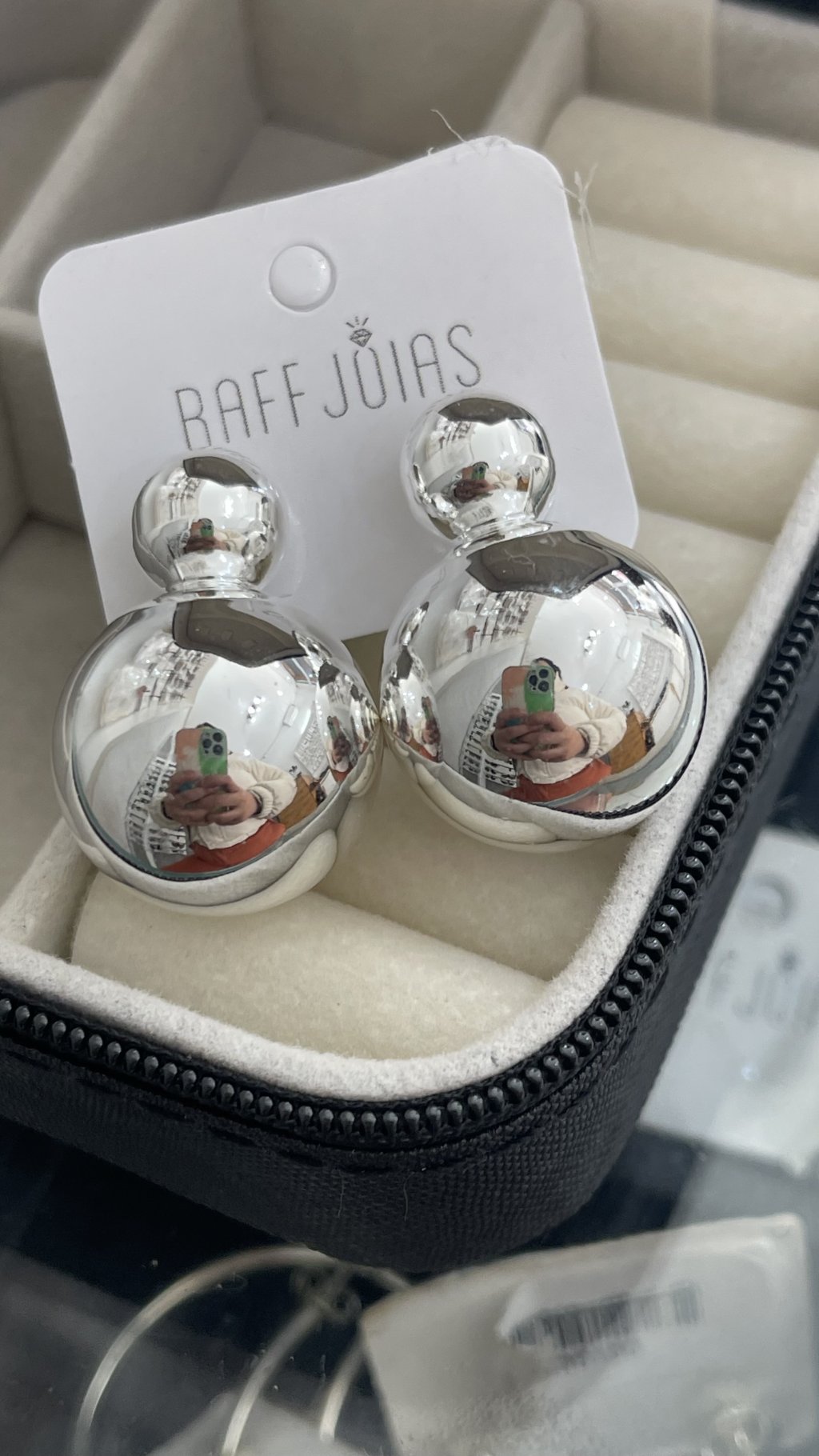 Brinco 2 bolas max ouro/prata