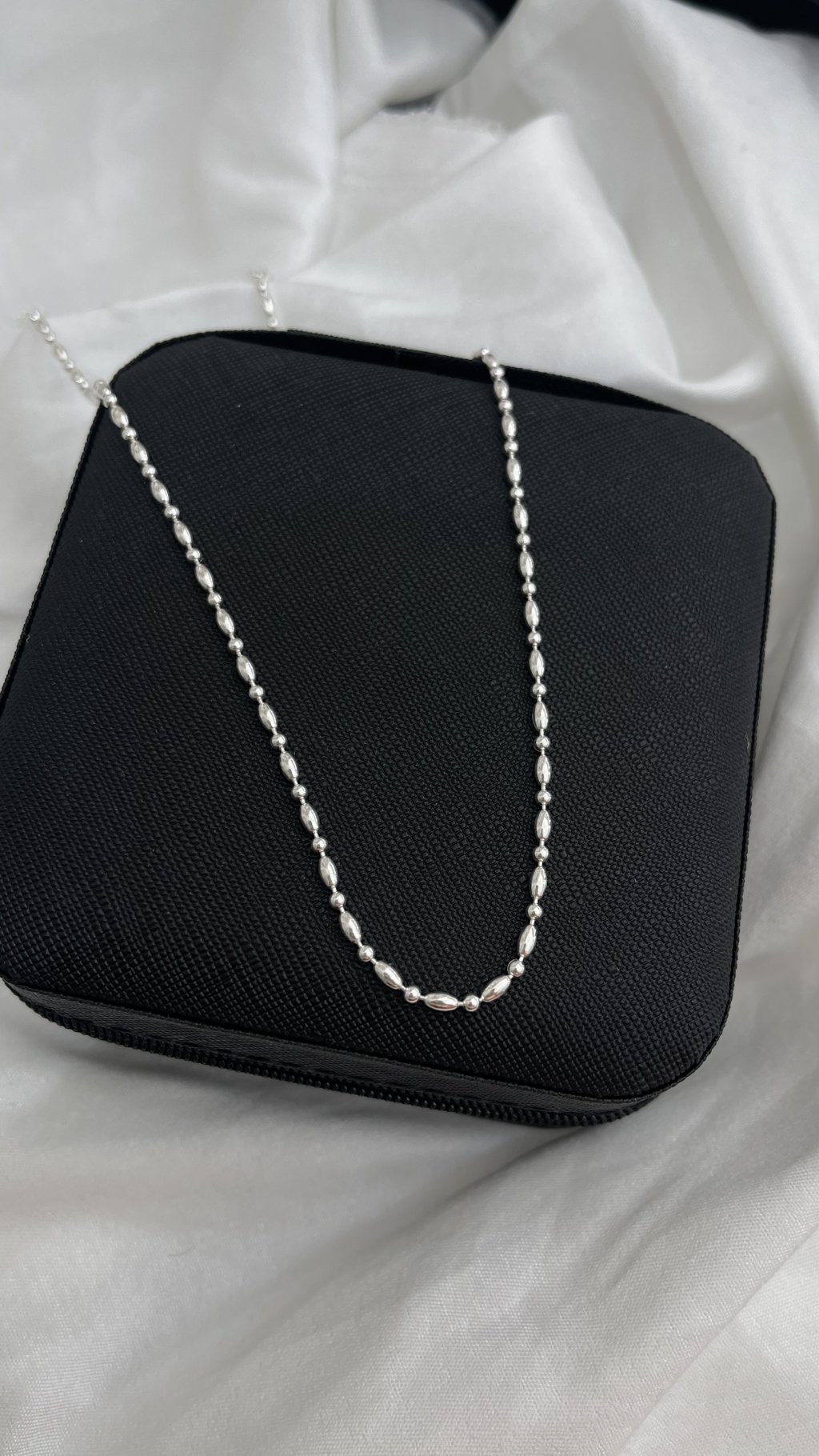 Corrente toda bolinha ouro/prata