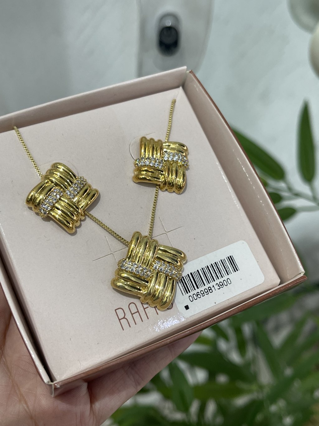 Conjunto quadrado com pedras ouro/prata 