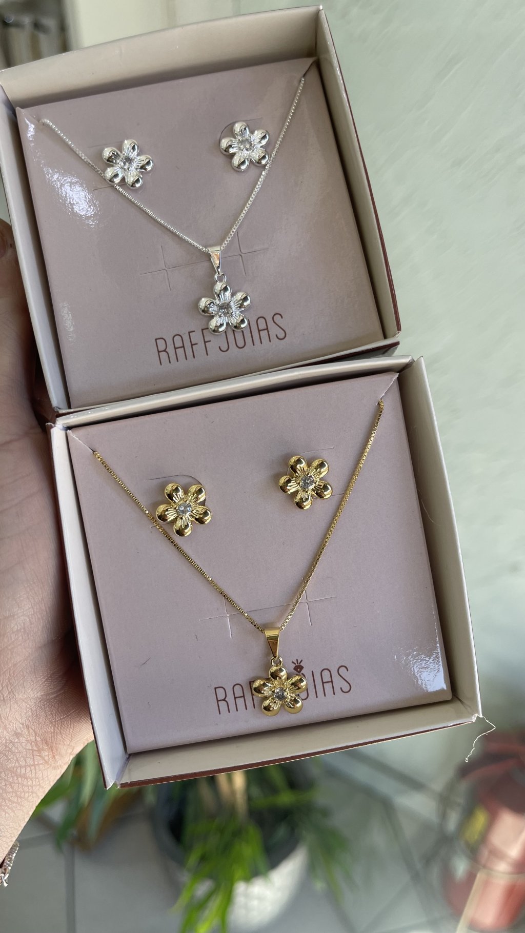Conjunto flor ouro/prata