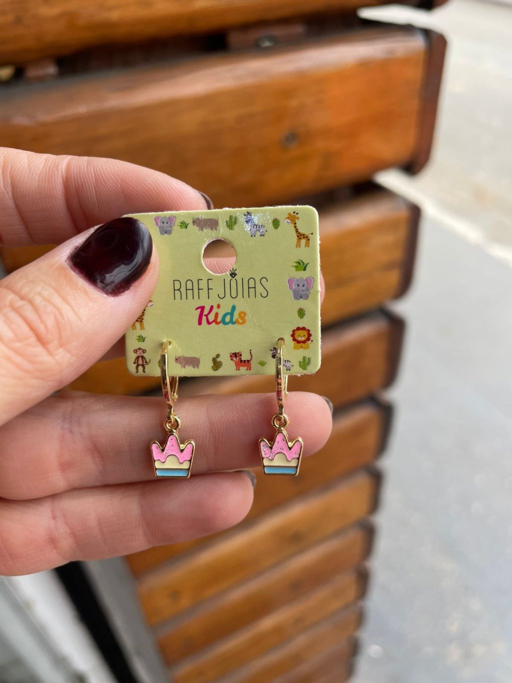Brinco Ouro argolinha infantil coroa 