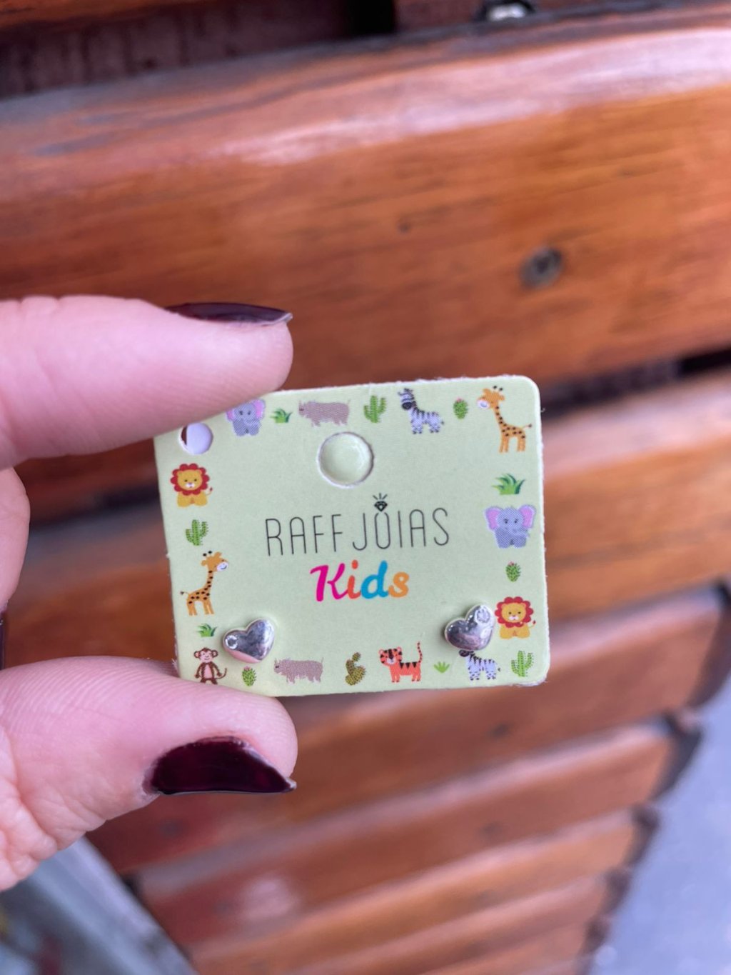 Brinco prata coração mini infantil