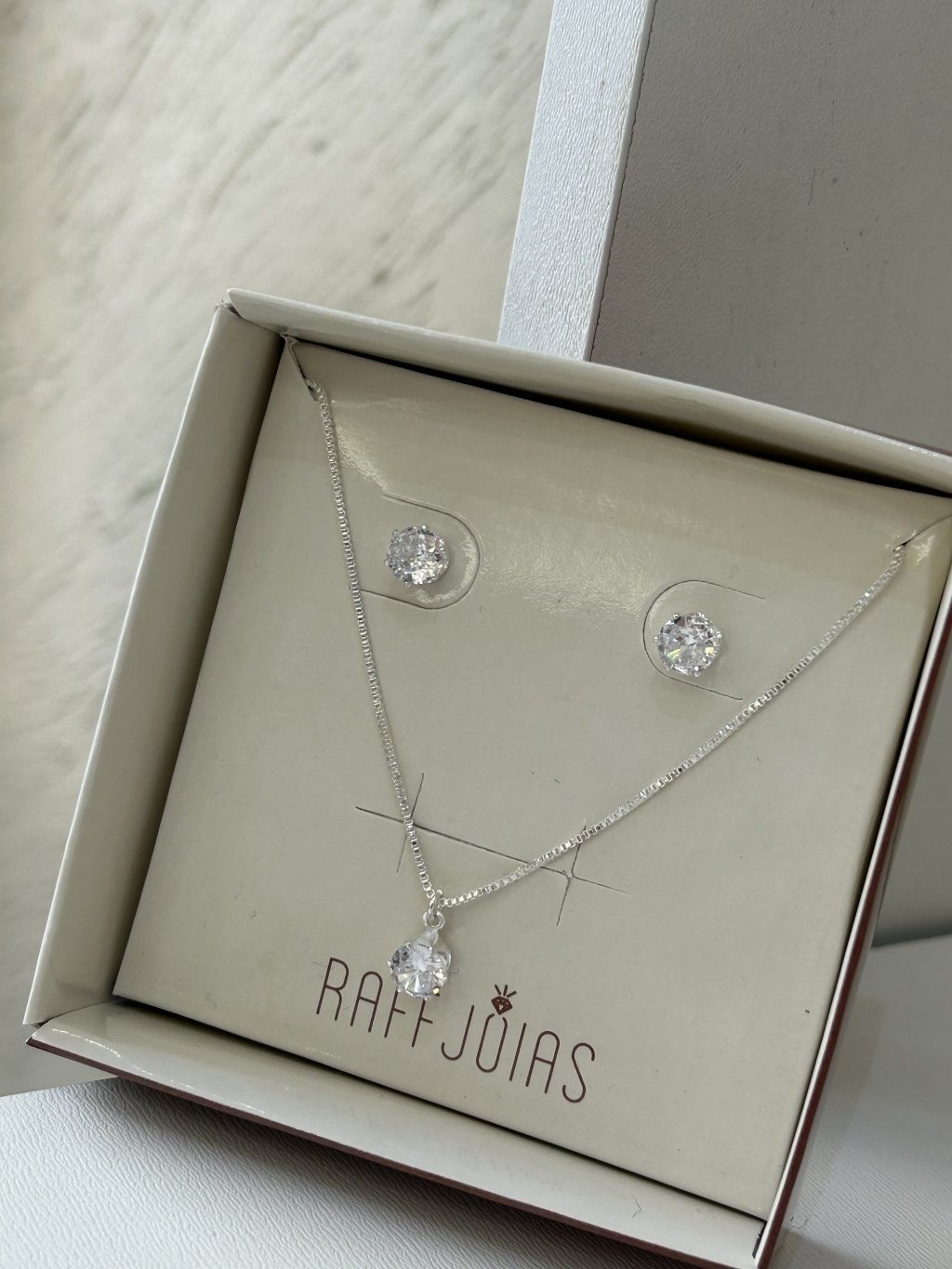 CONJUNTO MINIMALISTA 