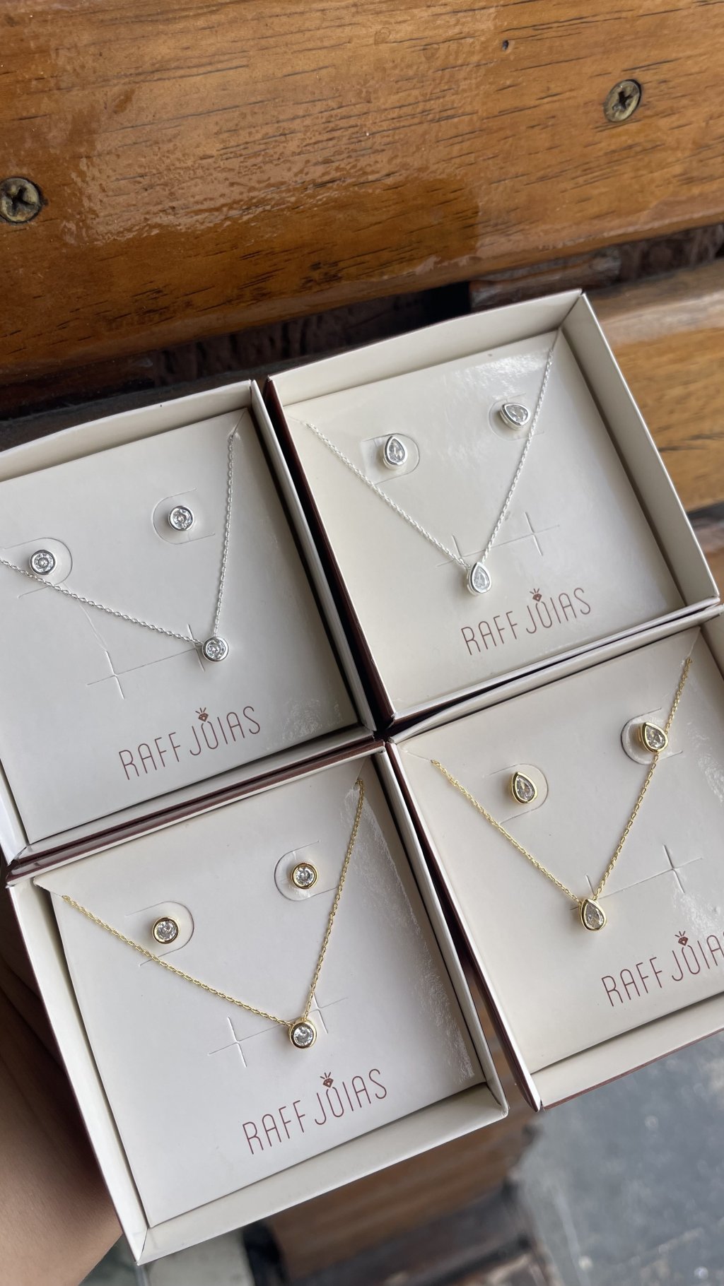 CONJUNTO/ ponto de luz e gota.