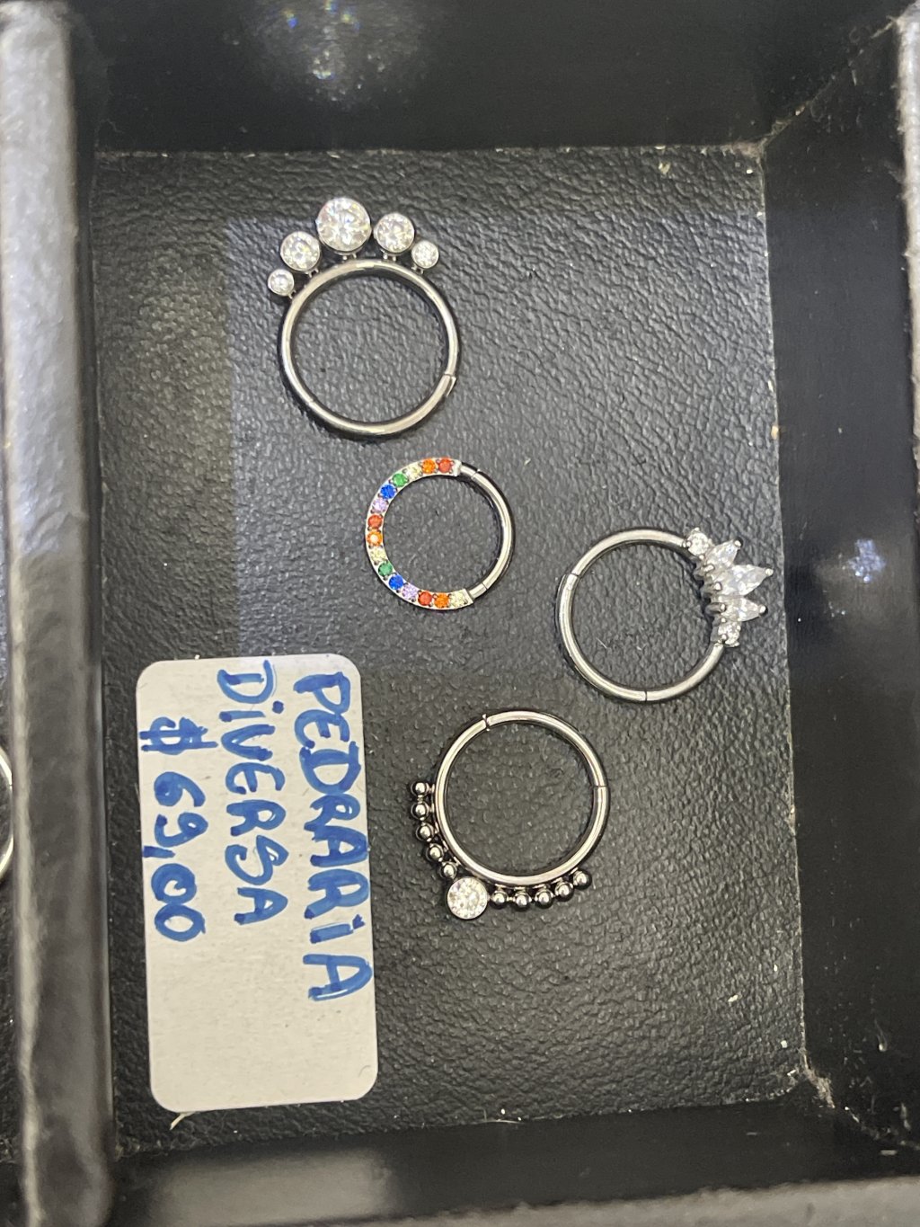 Piercing pedraria diversa 