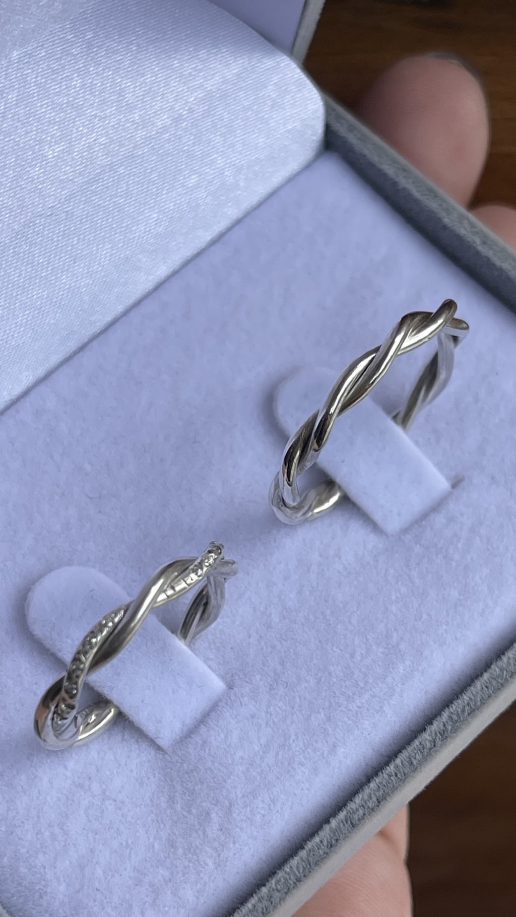 Par de aliança torcida prata 925