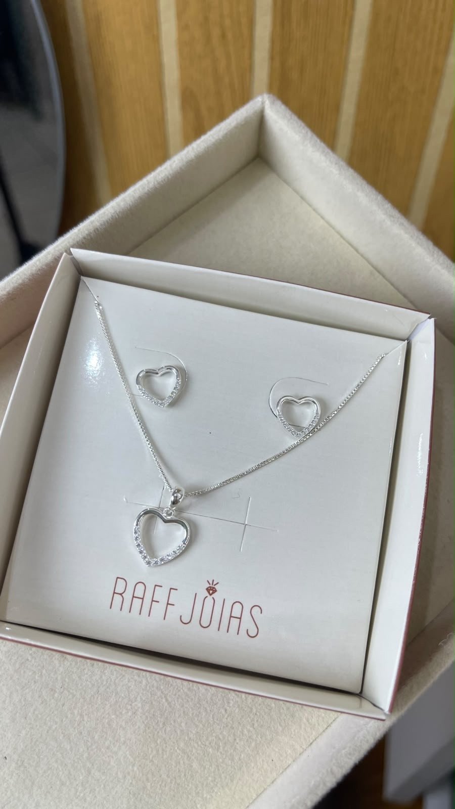 Conjunto prata 925 coração cravejado