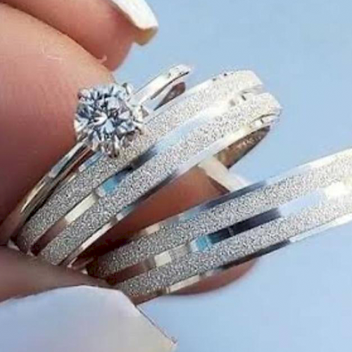 Par de aliança com solitário 