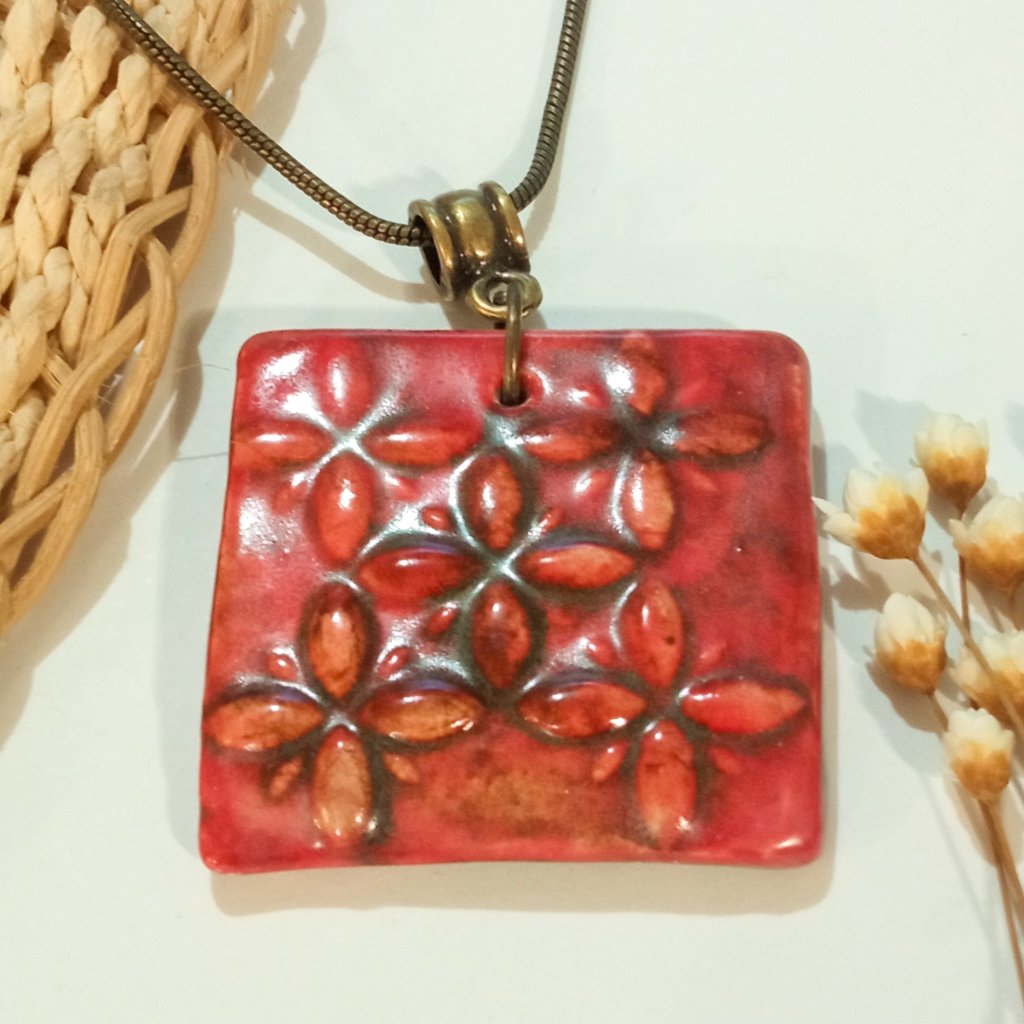 GARGANTILHA FLORAL 