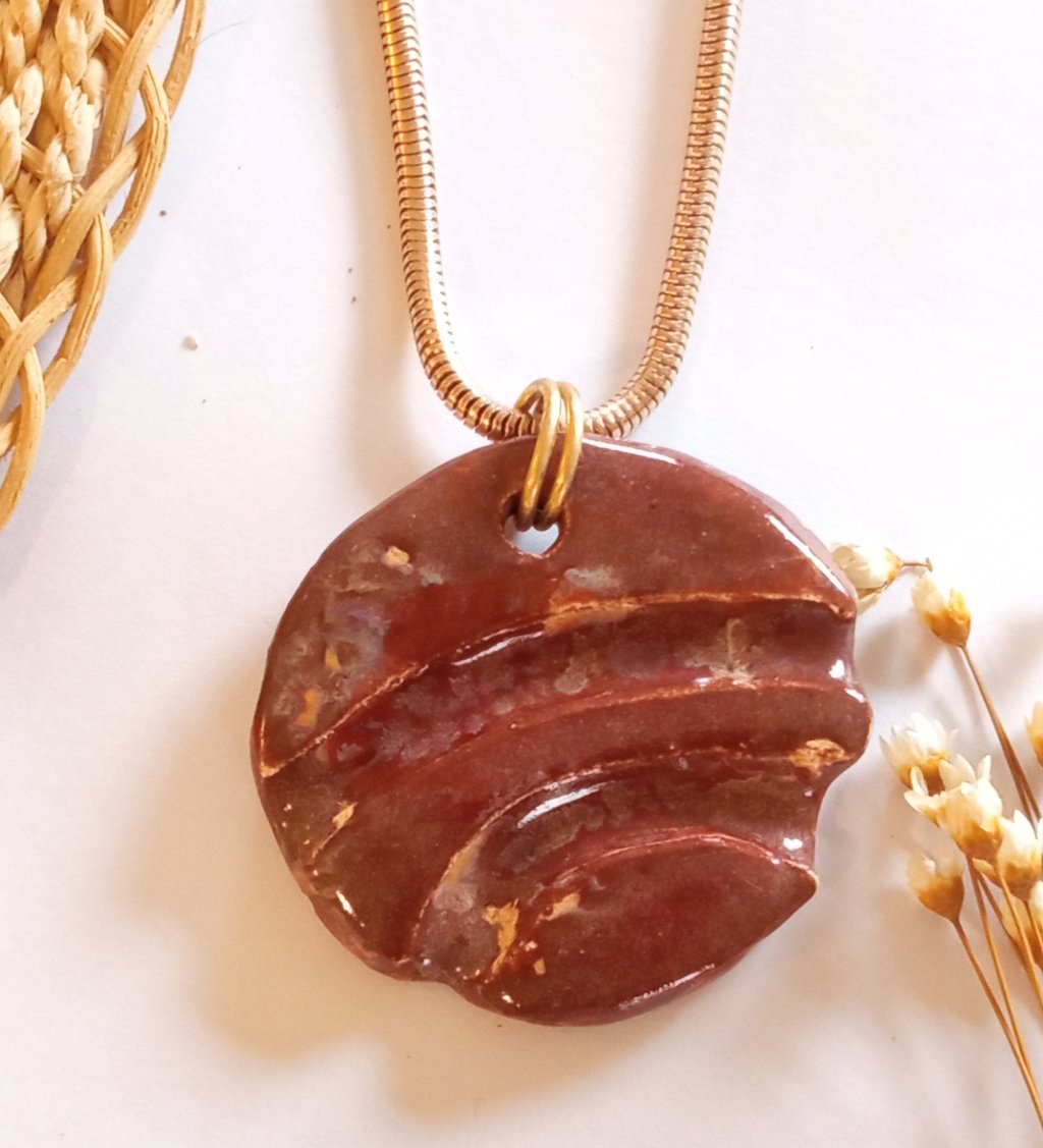 GARGANTILHA MARROM E DOURADO 