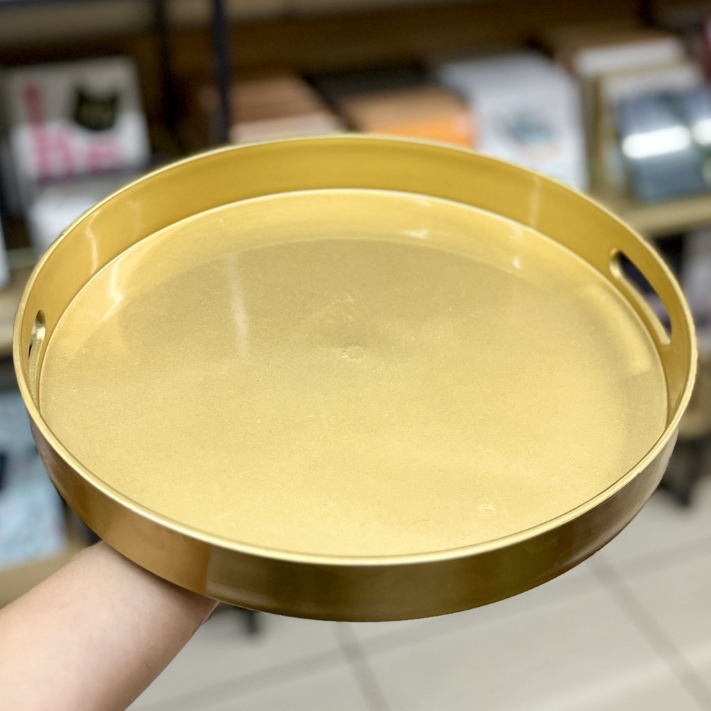 Bandeja redonda dourada 