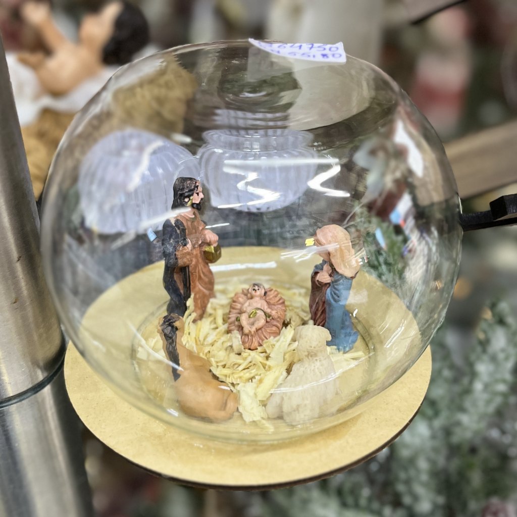 Mini presépio na cúpula de vidro 