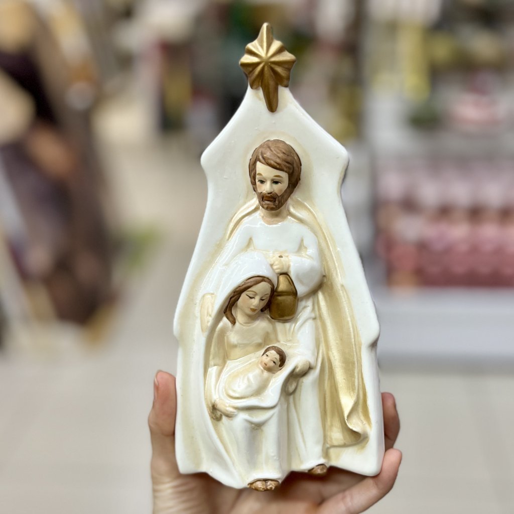 Sagrada Família branco e dourado