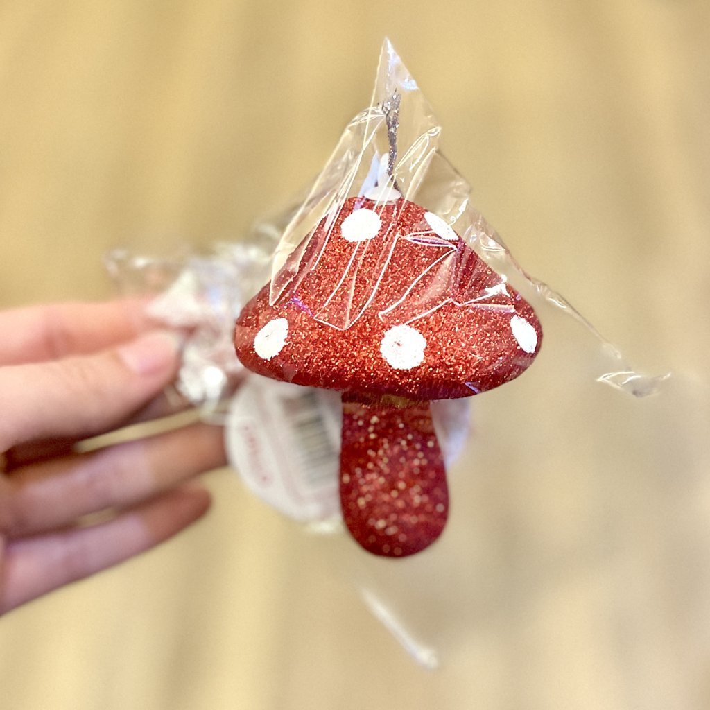 Enfeite cogumelo com Glitter vermelho 