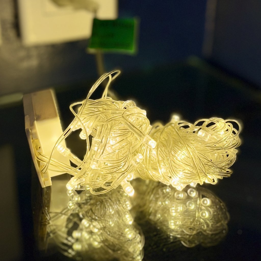Pisca 50 leds branco quente fio transparente 8 funções 