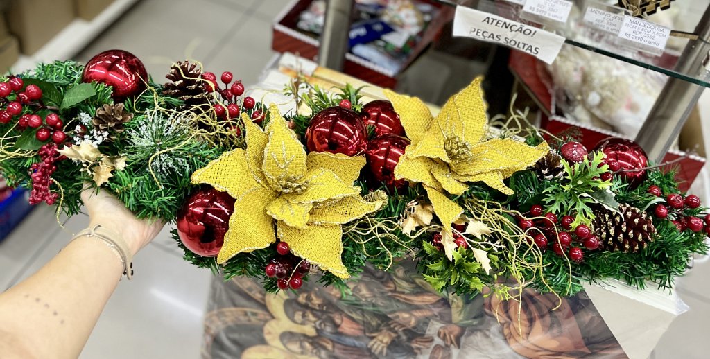 Arranjo centro de mesa Natal - Vermelho e dourado 