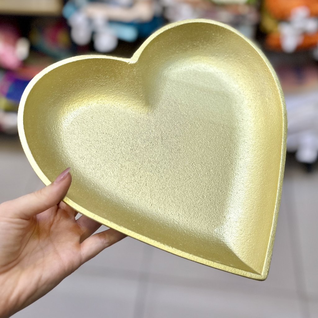 Prato coração dourado em MDF 