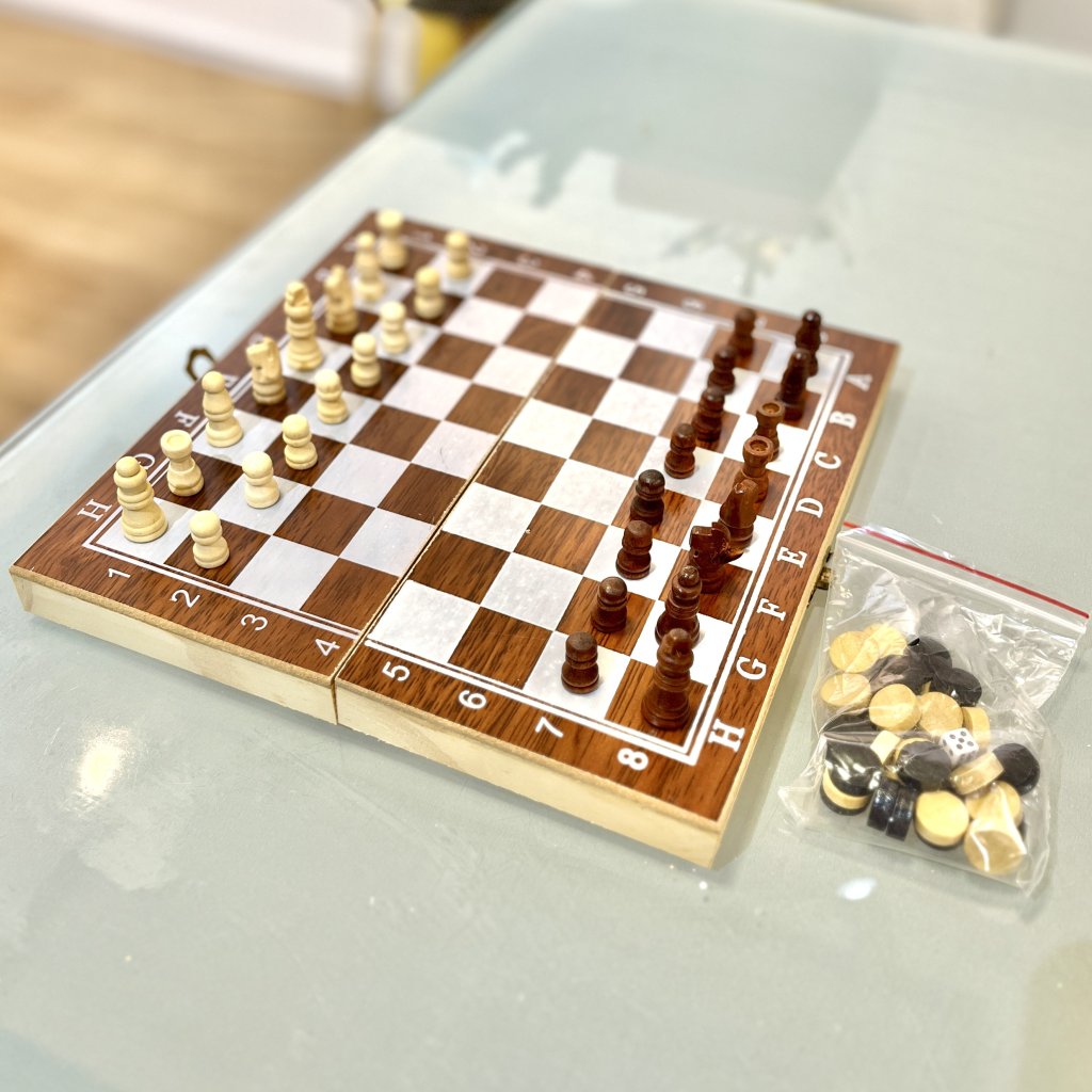 Jogo 3 em 1 xadrez, dama e gamão em madeira 23,5cm x 23,5cm 